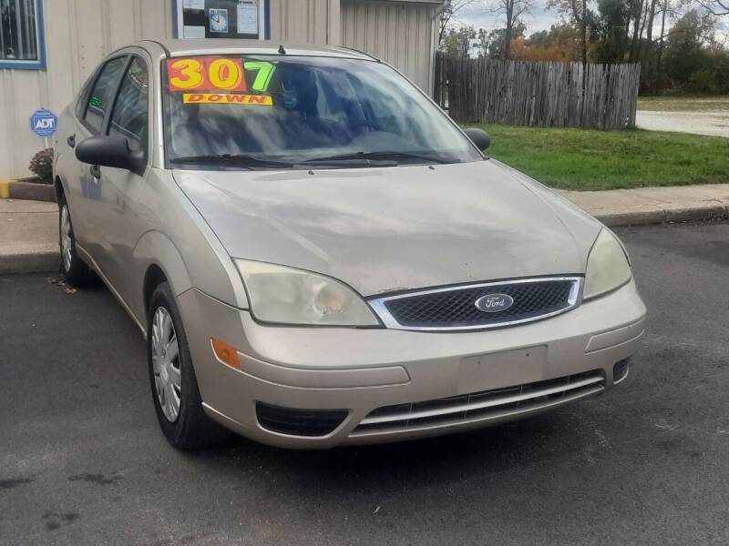 2007 Ford Focus for sale at Car Lot Credit Connection LLC in Elkhart IN