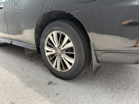 2017 Nissan Pathfinder SL