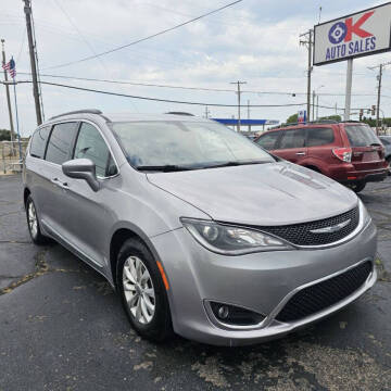2017 Chrysler Pacifica Touring-L