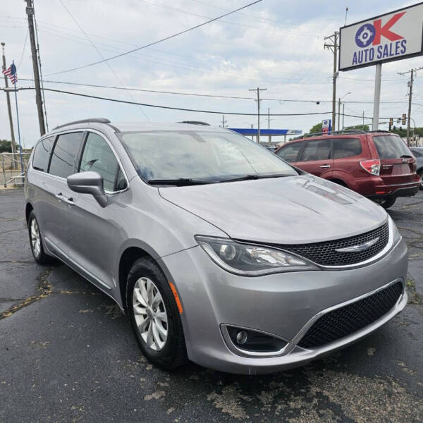 2017 Chrysler Pacifica Touring-L
