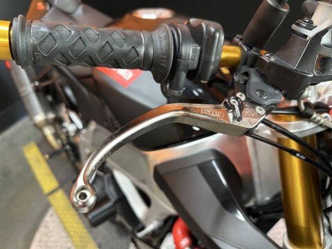 2012 Aprilia Tuono V4 R