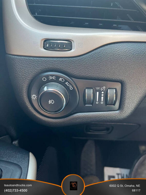 2017 Jeep Cherokee