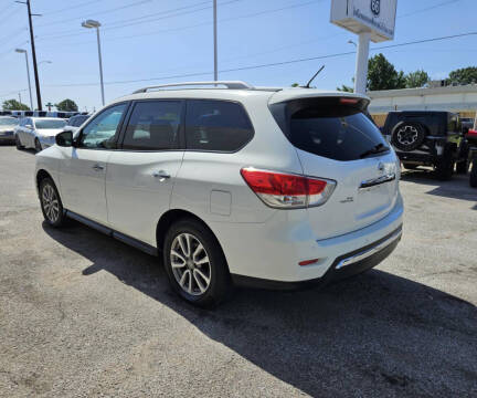 2016 Nissan Pathfinder SV