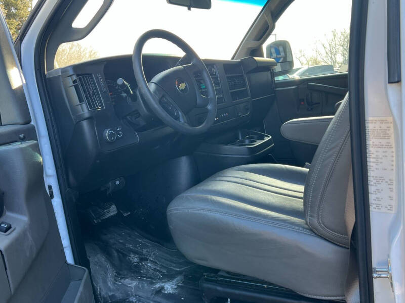 2025 Chevrolet Express 2500