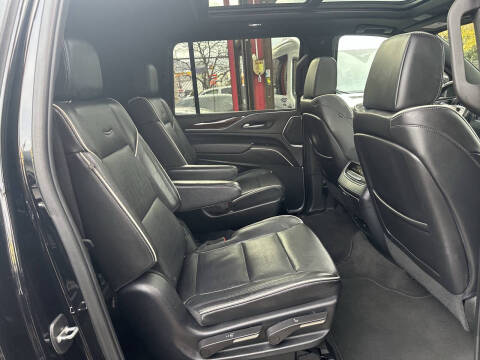 2022 Cadillac Escalade ESV Premium Luxury