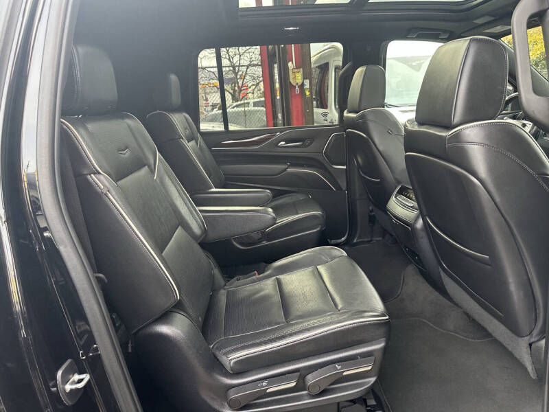 2022 Cadillac Escalade ESV Premium Luxury