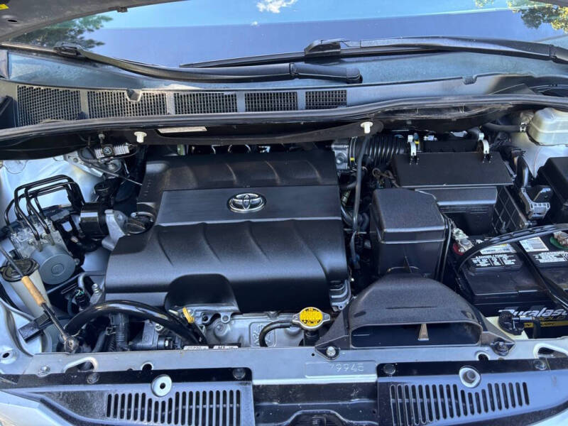 2015 Toyota Sienna LE 8-Passenger