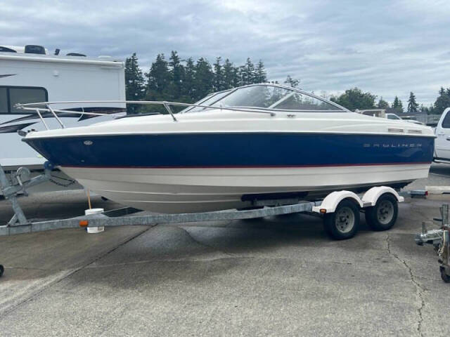 2004 Bayliner 210 Cuddy for sale at Simple Car Company in Oak Harbor, WA