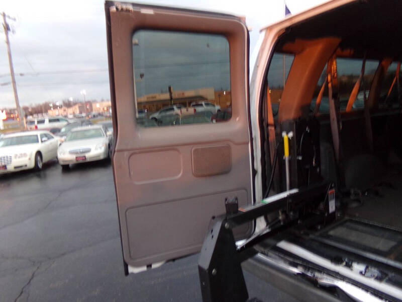 2001 Ford E-Series E-350 SD XL