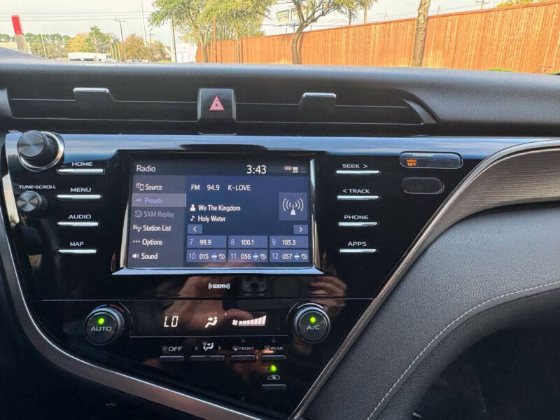 2020 Toyota Camry SE