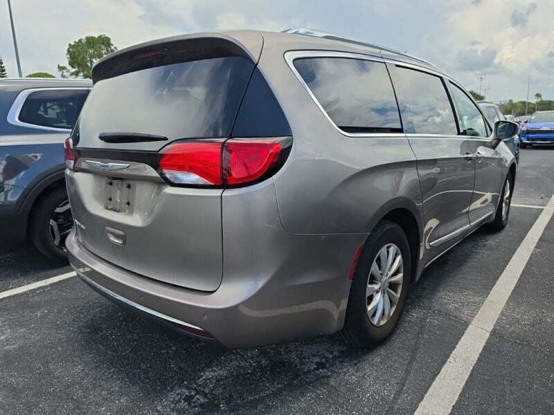 2018 Chrysler Pacifica Touring L Plus