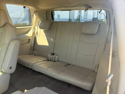 2017 Cadillac Escalade Standard