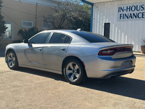 2016 Dodge Charger SE