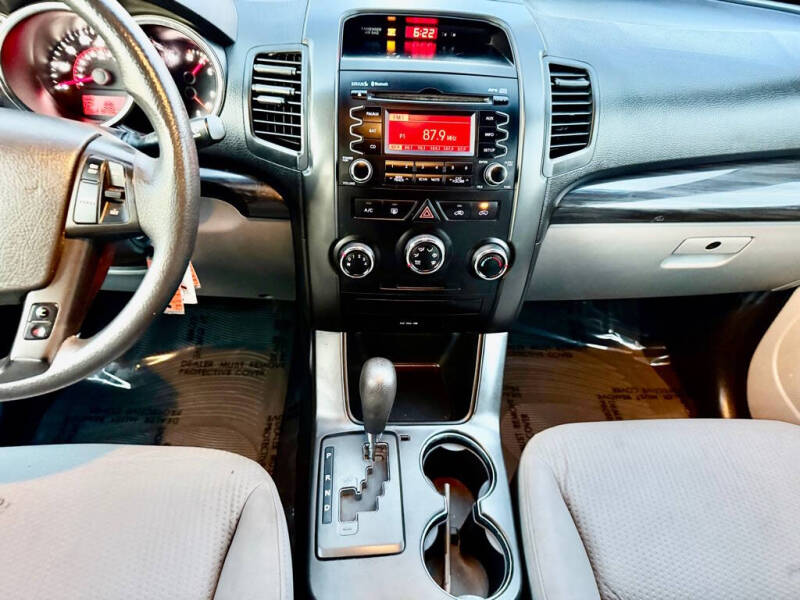 2012 Kia Sorento LX