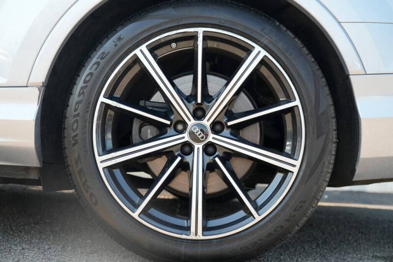 2022 Audi SQ7 4.0T quattro Premium Plus