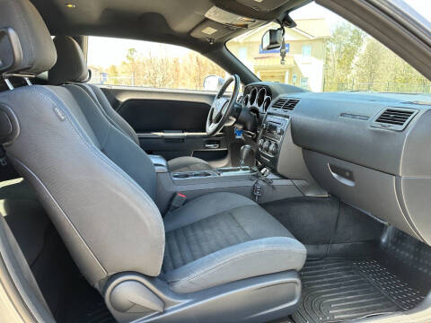 2014 Dodge Challenger SXT Plus