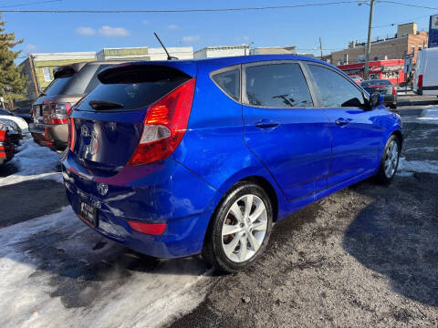 2012 Hyundai Accent SE