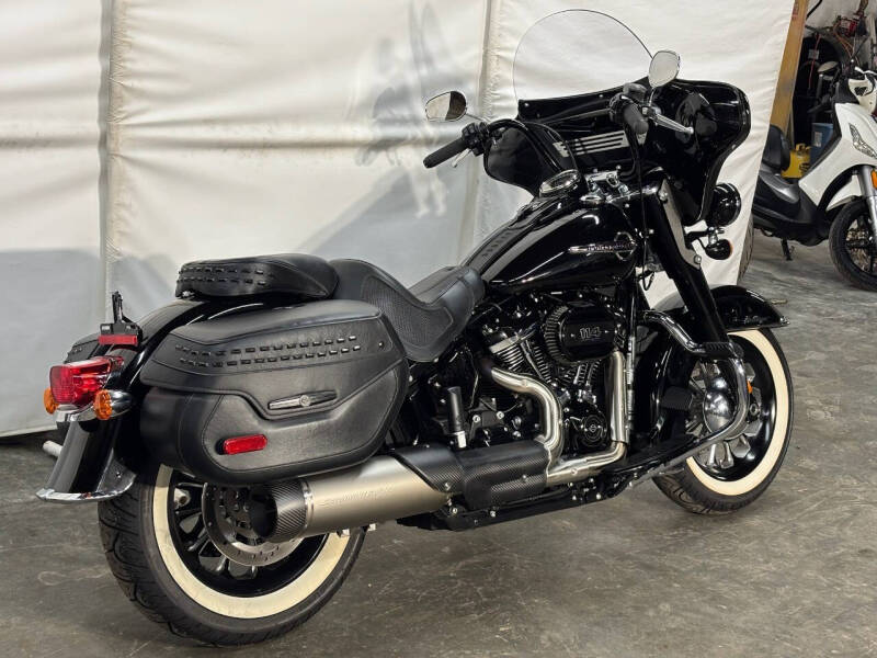 2018 Harley-Davidson FLHCS Heritage