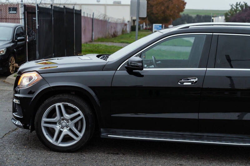 2015 Mercedes-Benz GL-Class GL 550 4MATIC