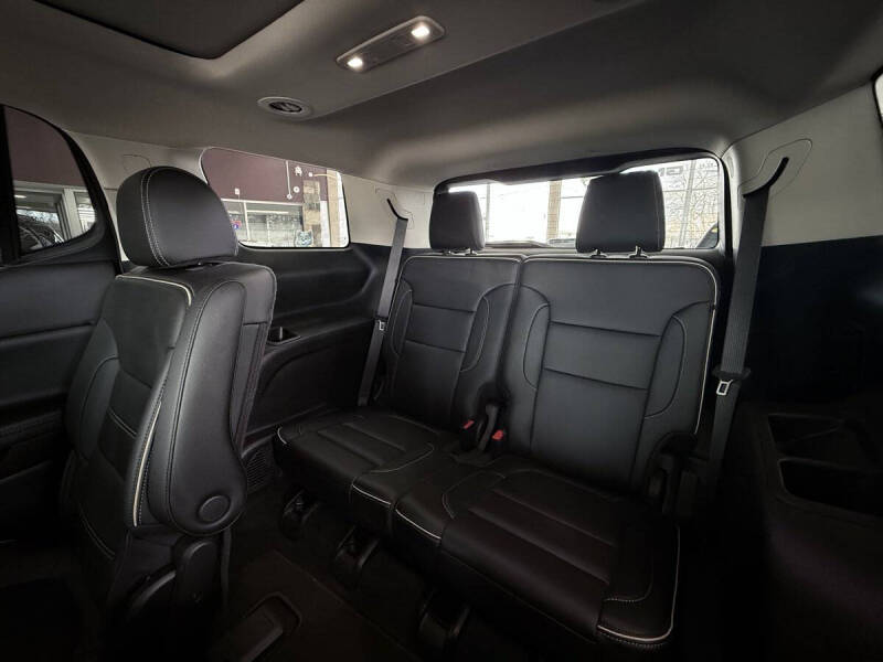 2022 GMC Acadia Denali