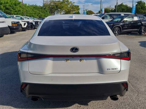 2022 Lexus IS 300