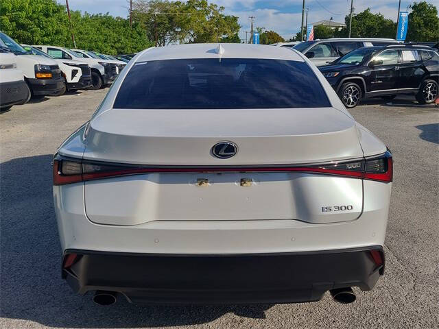 2022 Lexus IS 300