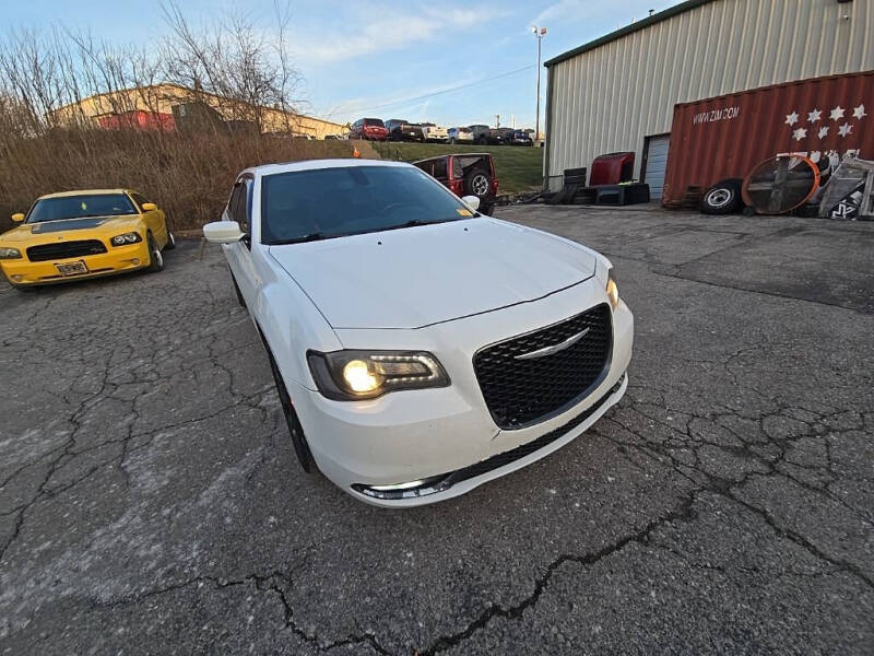 2018 Chrysler 300 S