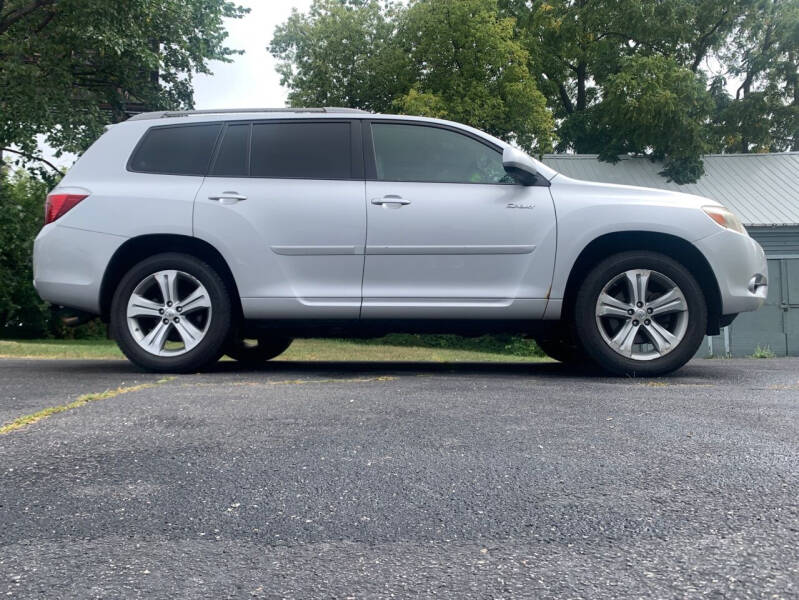 2008 Toyota Highlander for sale at SMART DOLLAR AUTO in Milwaukee WI