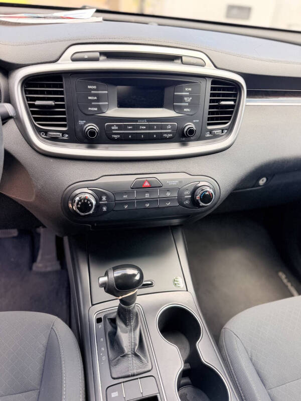 2017 Kia Sorento L