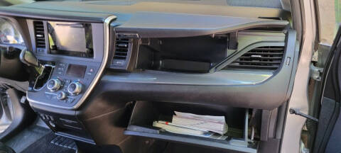 2015 Toyota Sienna SE Premium 8-Passenger