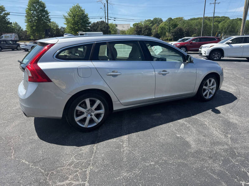 2016 Volvo V60 Platinum - Photo 6