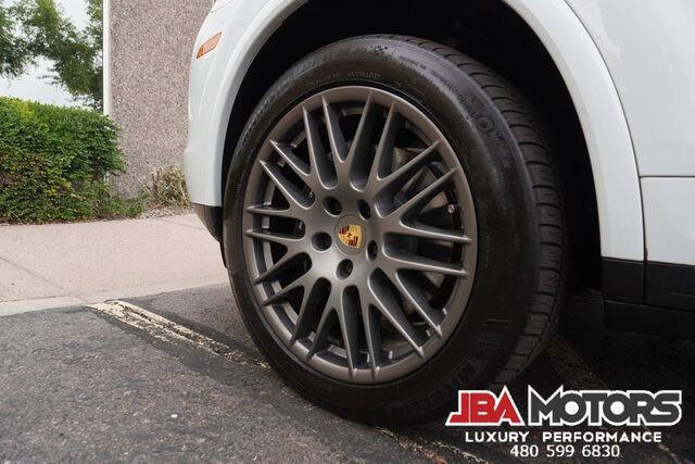 2017 Porsche Cayenne Platinum Edition