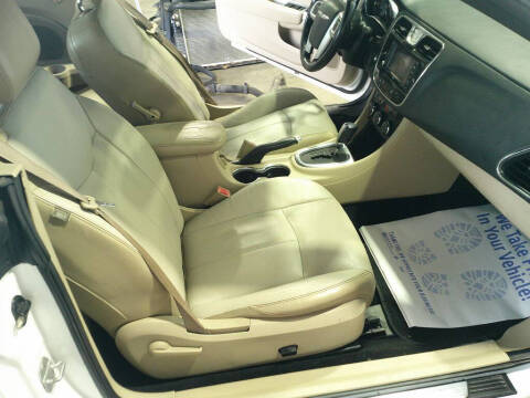 2013 Chrysler 200 Limited