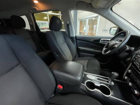 2020 Nissan Pathfinder SV