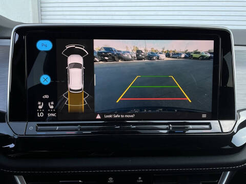 2025 Volkswagen Atlas Cross Sport SE 4Motion