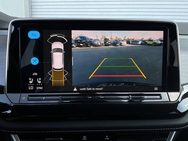 2025 Volkswagen Atlas Cross Sport SE 4Motion