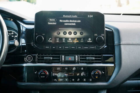 2022 Nissan Pathfinder SL