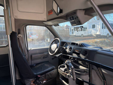 2014 Ford E-Series E-350 SD
