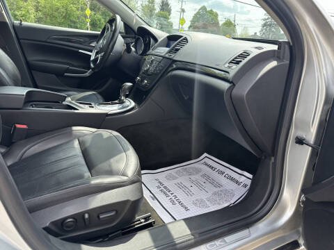 2012 Buick Regal Premium 1