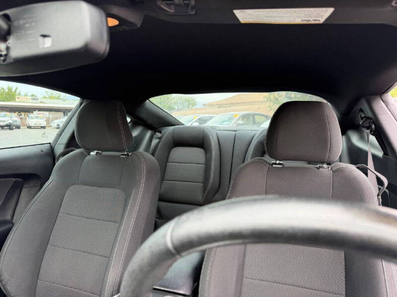 2016 Ford Mustang V6