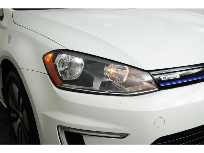 2016 Volkswagen e-Golf SE