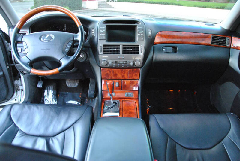 2005 Lexus LS 430