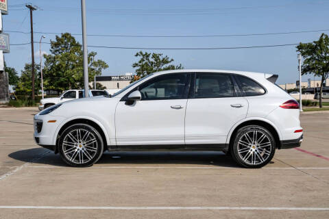 2017 Porsche Cayenne Platinum Edition