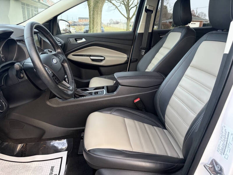 2019 Ford Escape SEL