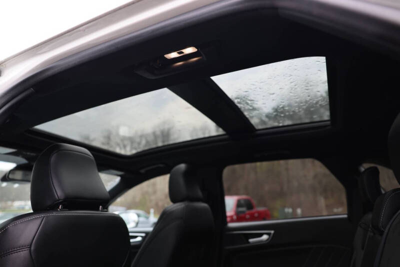 2022 Ford Edge ST