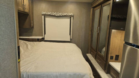 2021 Thor Motor Coach Magnitude