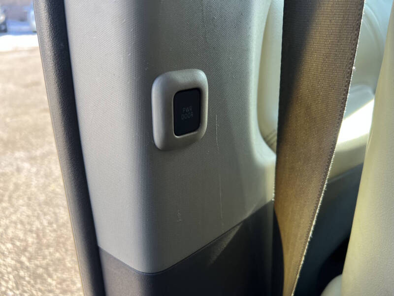 2011 Toyota Sienna XLE 7-Passenger