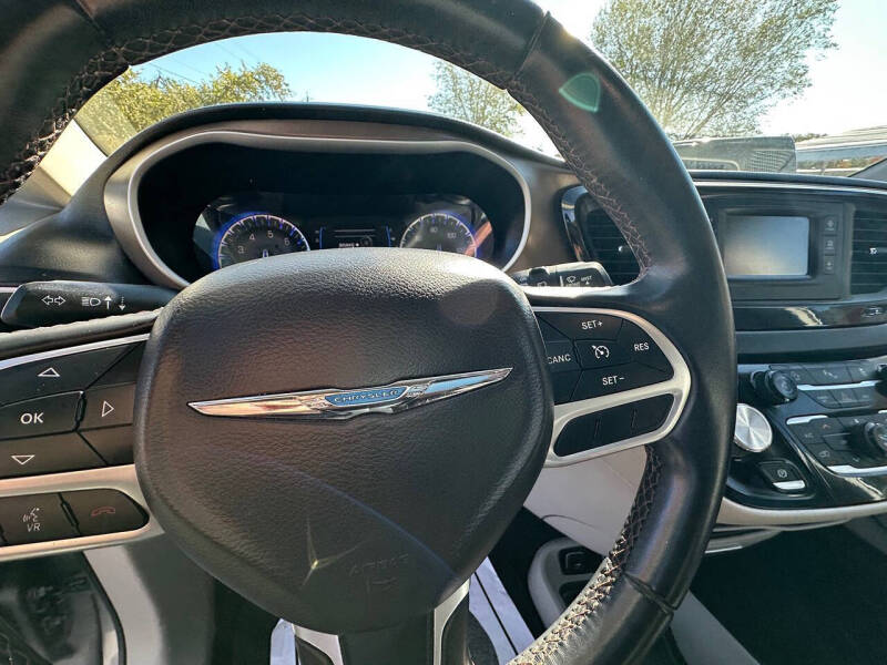 2017 Chrysler Pacifica Touring-L