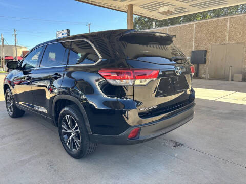 2018 Toyota Highlander LE