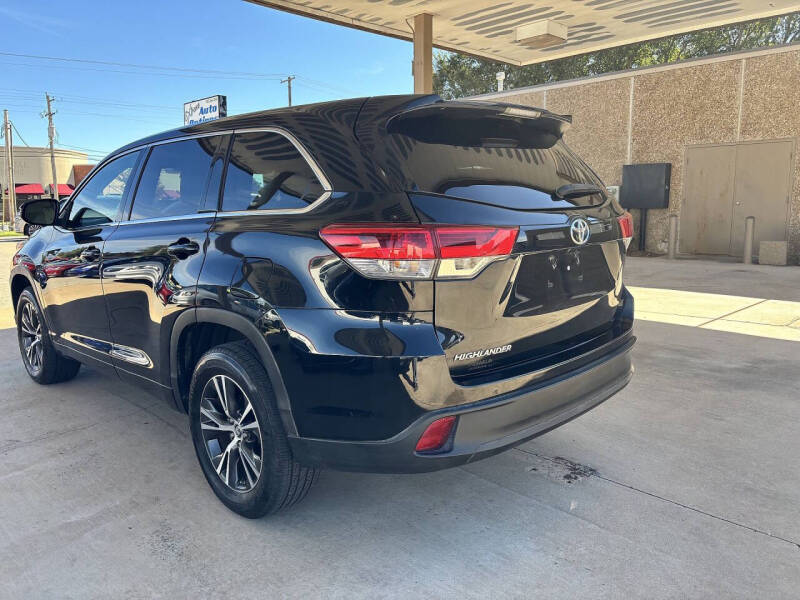 2018 Toyota Highlander LE
